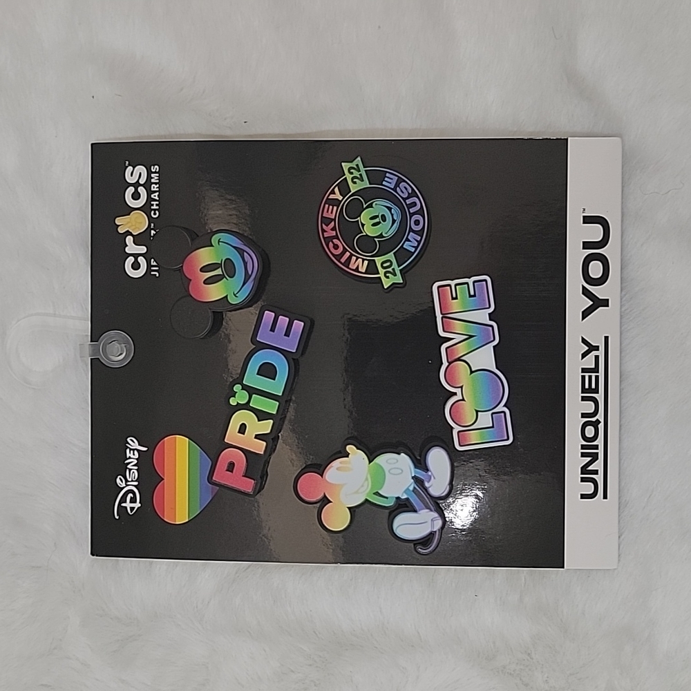 Crocs DISNEY'S RAINBOW CELEBRATION 5 PACK. Jibbitz Charms